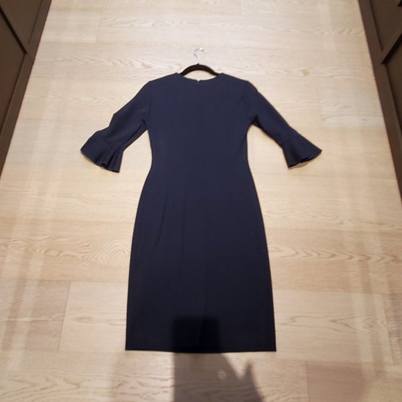 Banana Republic Ponte Flutter Sleeve Dress. Navy. Size 4. - Picture 5 of 5